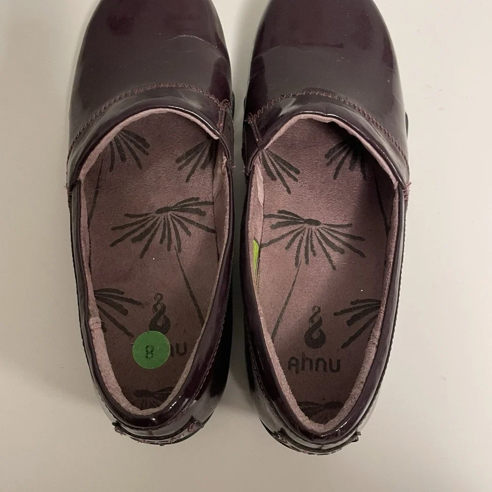 Ahnu Jackie Women Size 8 Wine Color Patent Leather Comfort Slip On Loafers Shoes